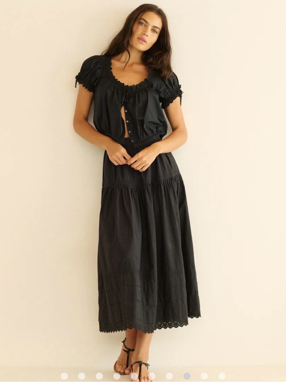 Doen Sebastian's skirt